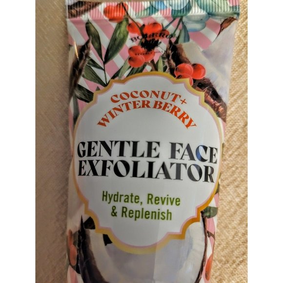 Women's Bolero Coconut + Winter Berry Facial Exfoliator 3 Fl oz. Gift Beauty - Picture 2 of 3